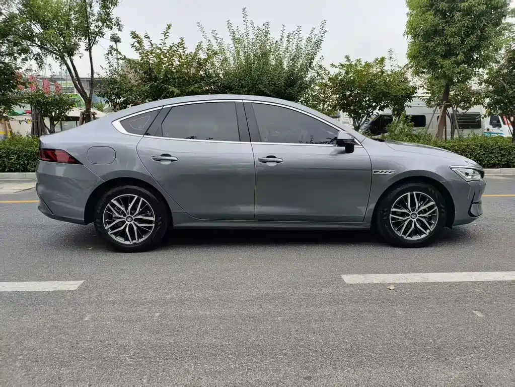 BYD Qin PLUS — фото 8