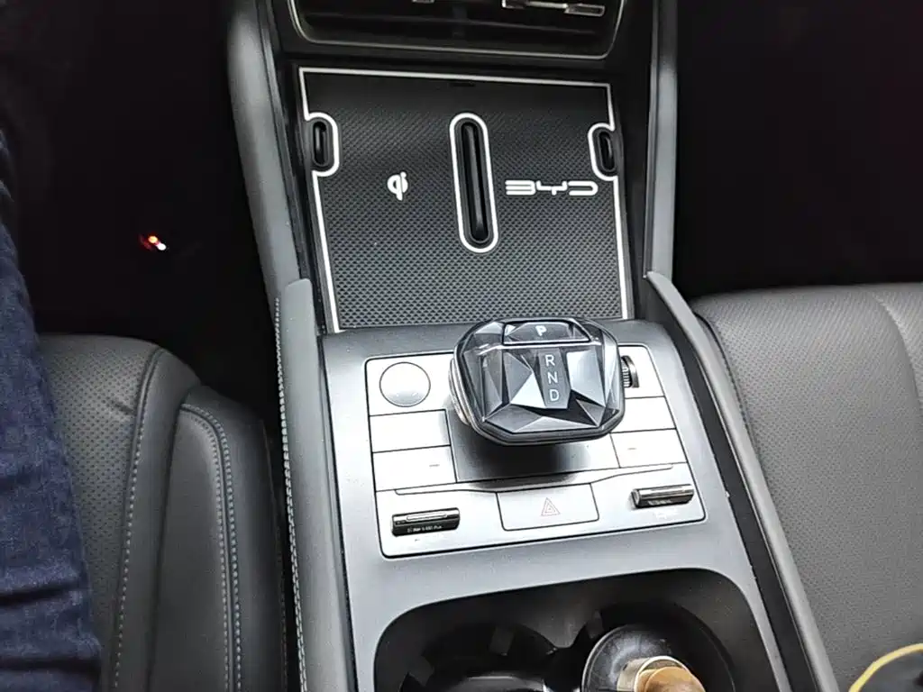 BYD Qin L — фото 14