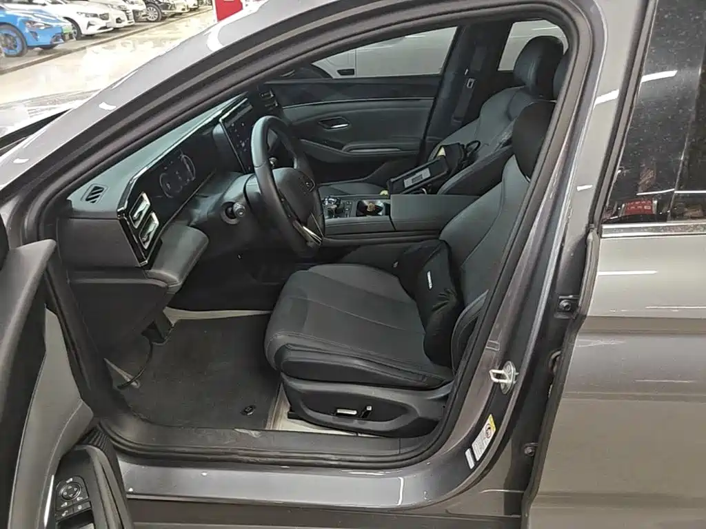 BYD Qin L — фото 15