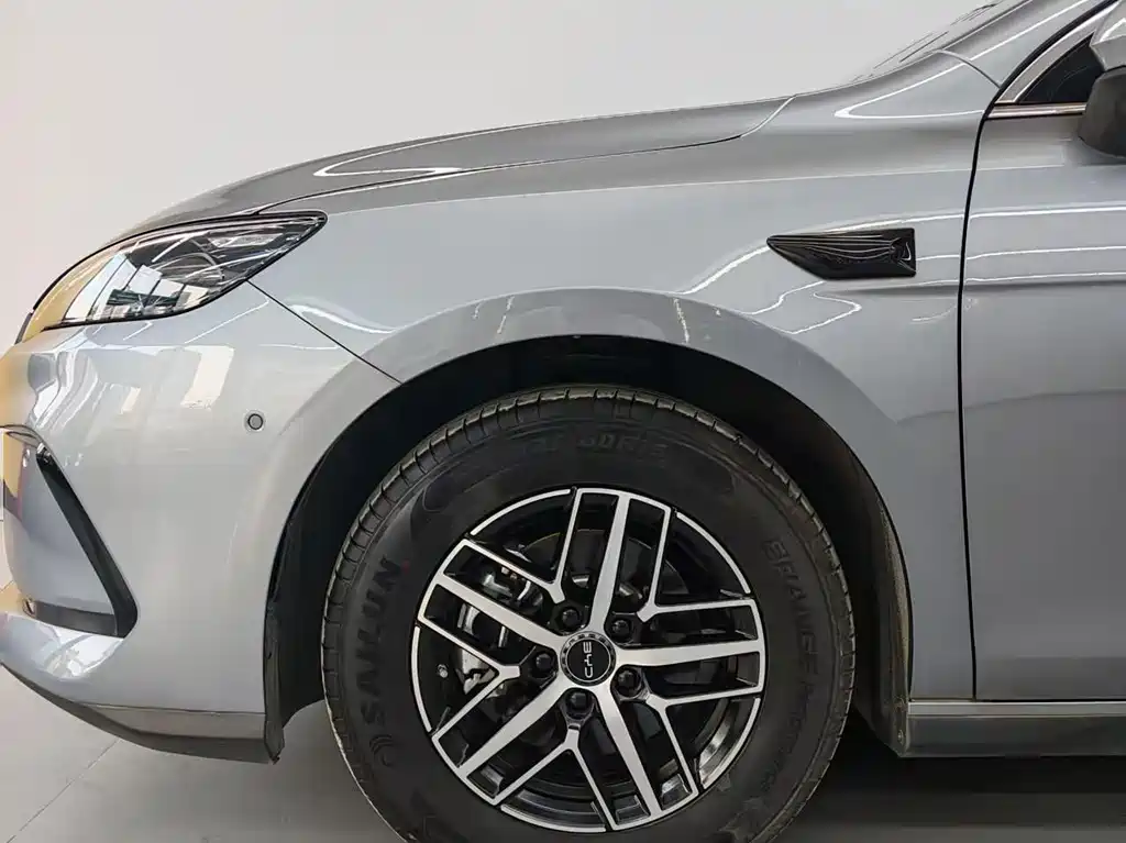BYD Seal 05 DM-i — фото 8