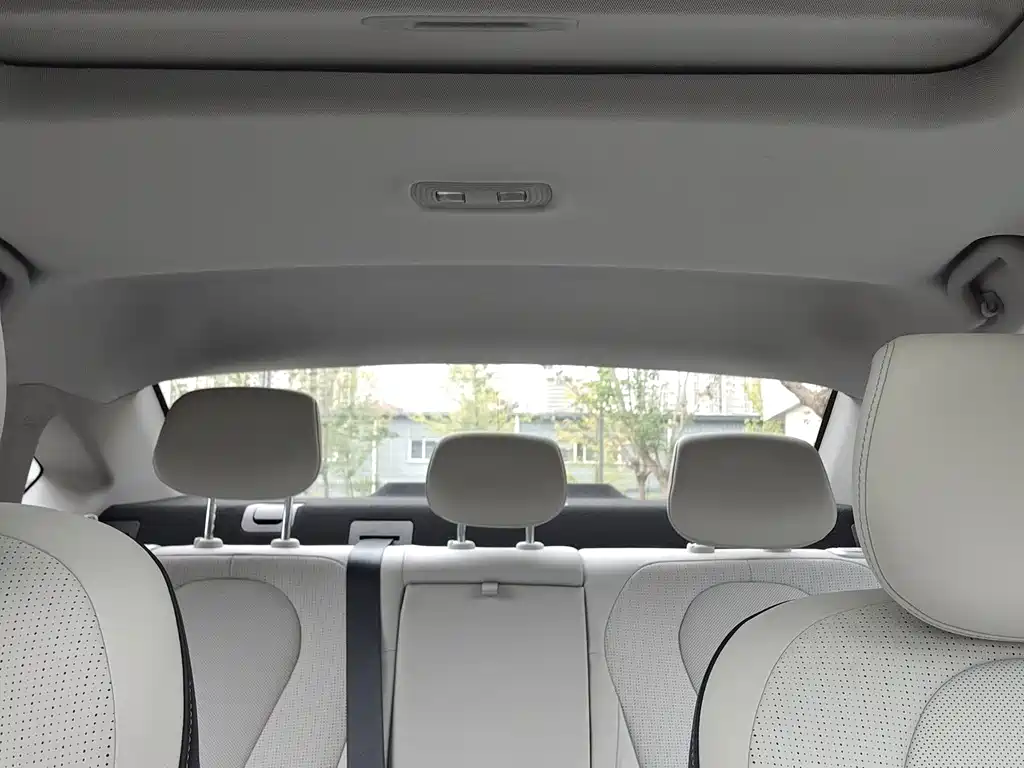 BYD Seal 05 DM-i — фото 11