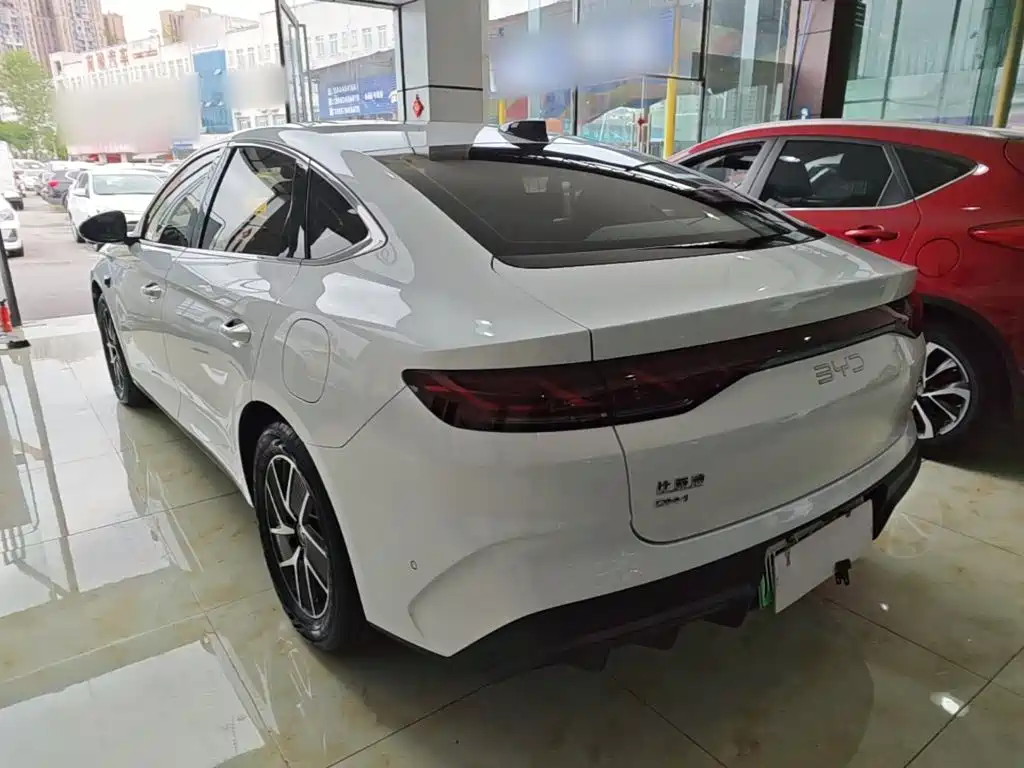 BYD Qin L — фото 5