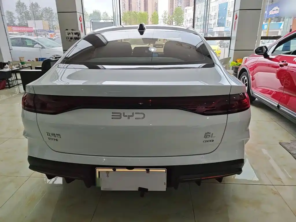 BYD Qin L — фото 6
