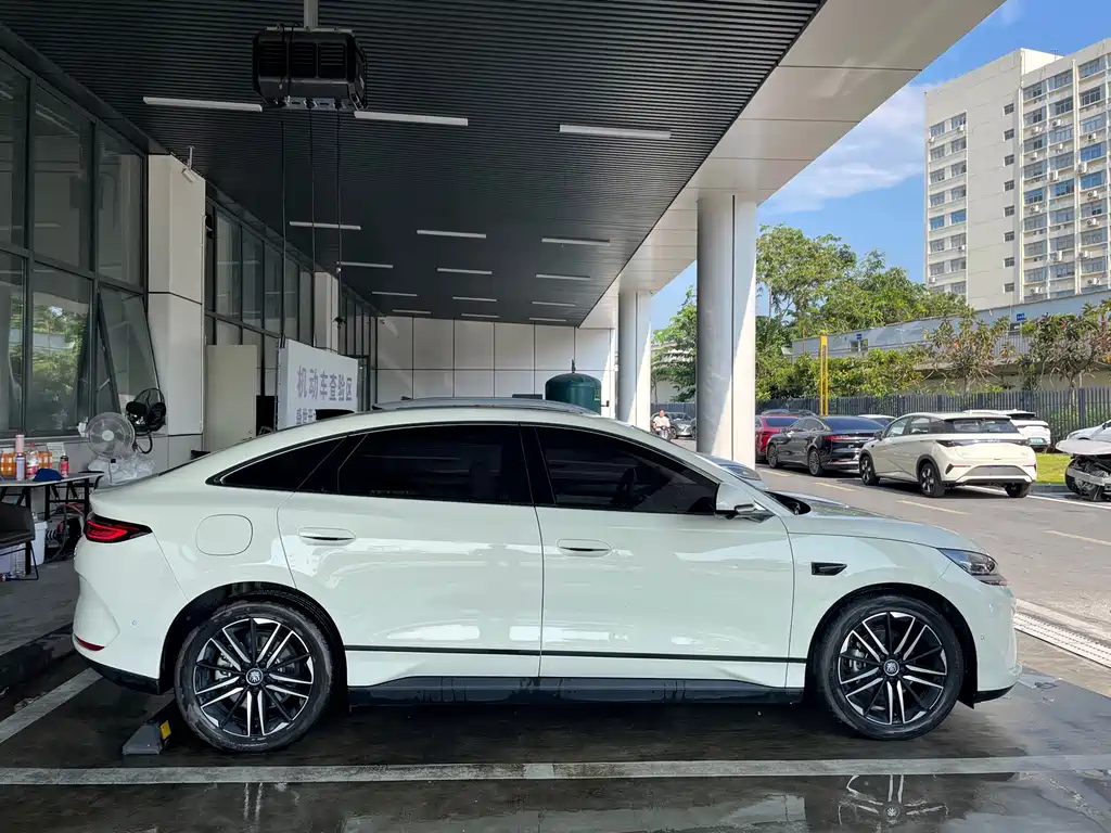 BYD Qin L — фото 3