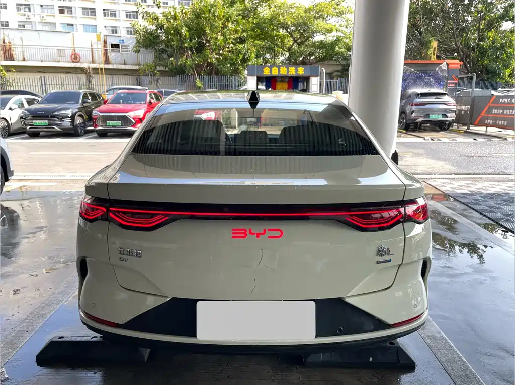 BYD Qin L — фото 4