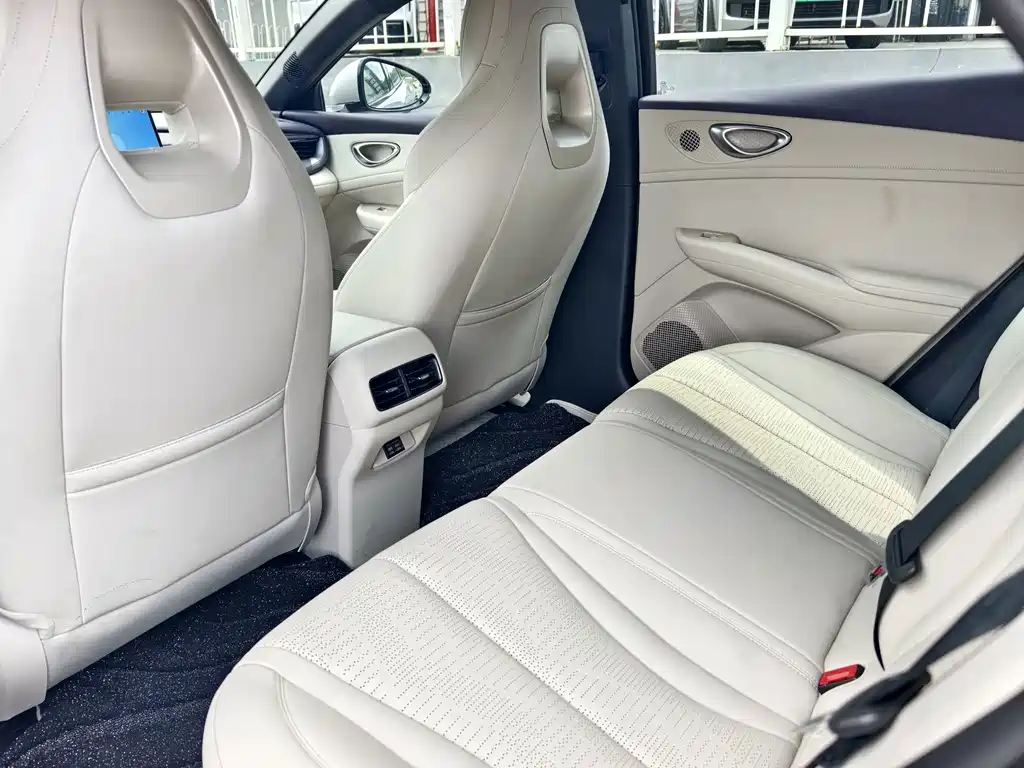 BYD Seal 06GT — фото 10