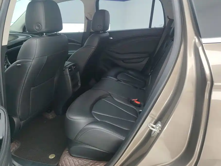 Buick Envision Plus — фото 11