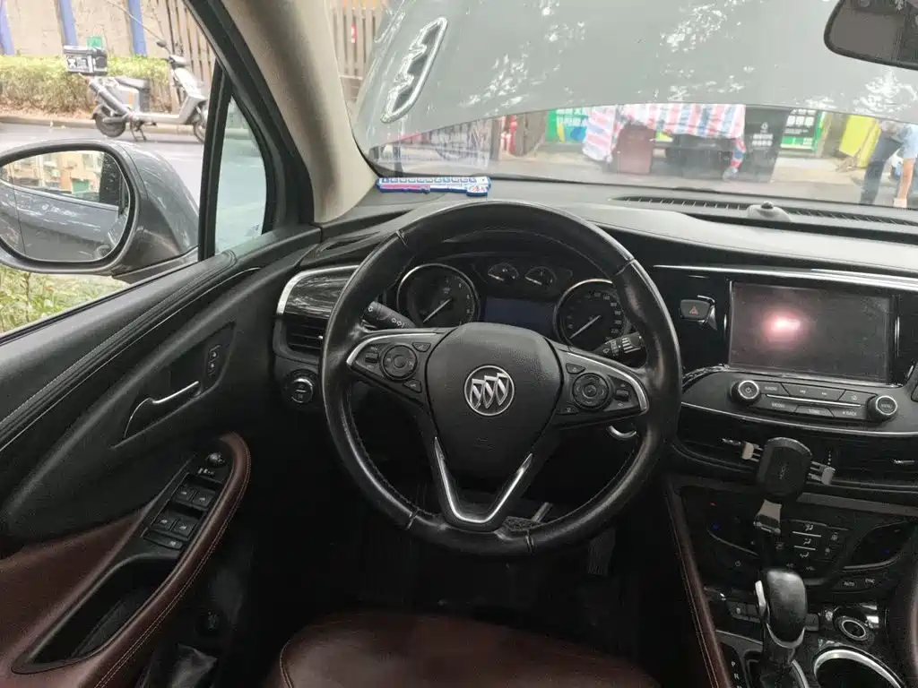 Buick Envision Plus — фото 11