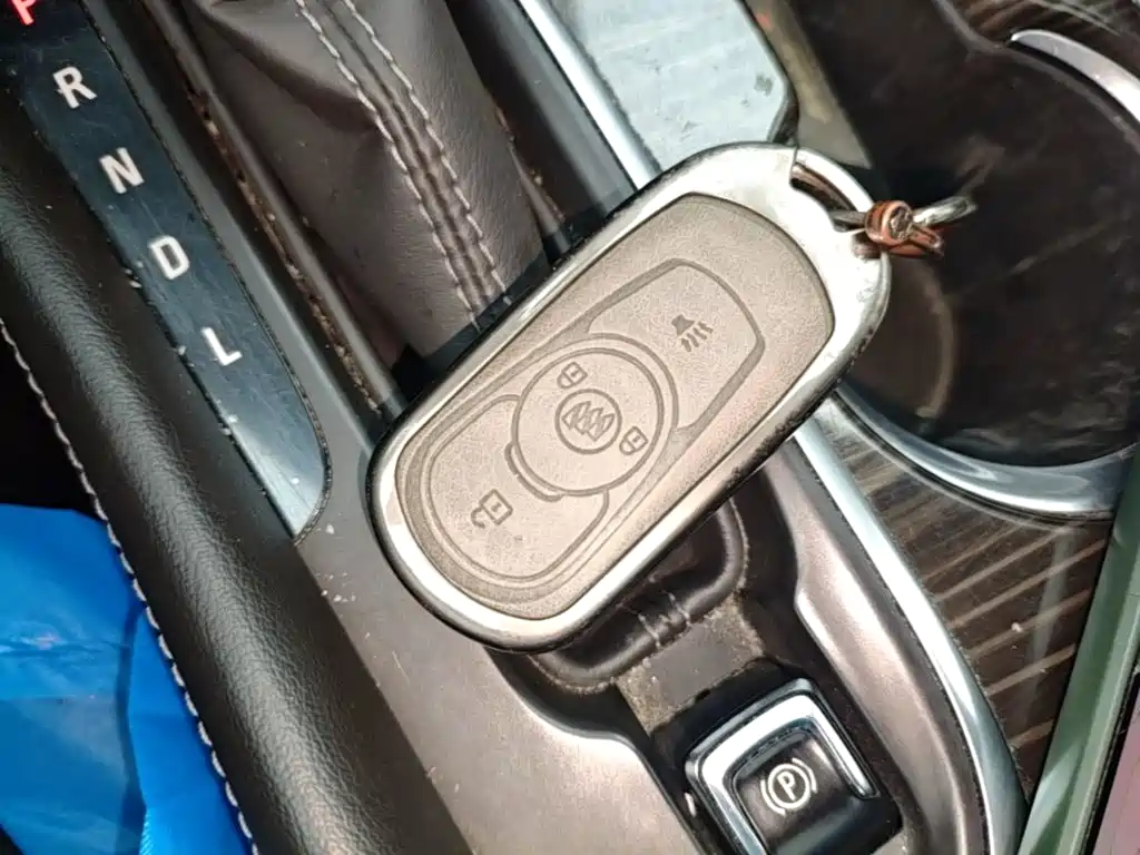Buick Envision Plus — фото 9