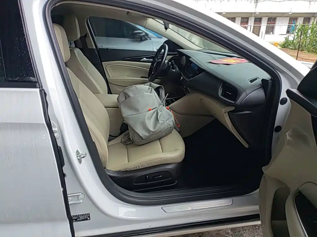 Buick Regal — фото 25