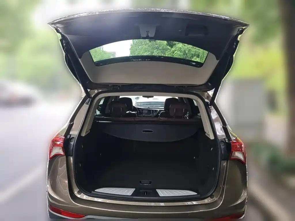 Buick Envision Plus — фото 15