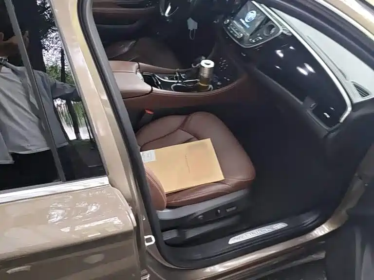 Buick Envision Plus — фото 19
