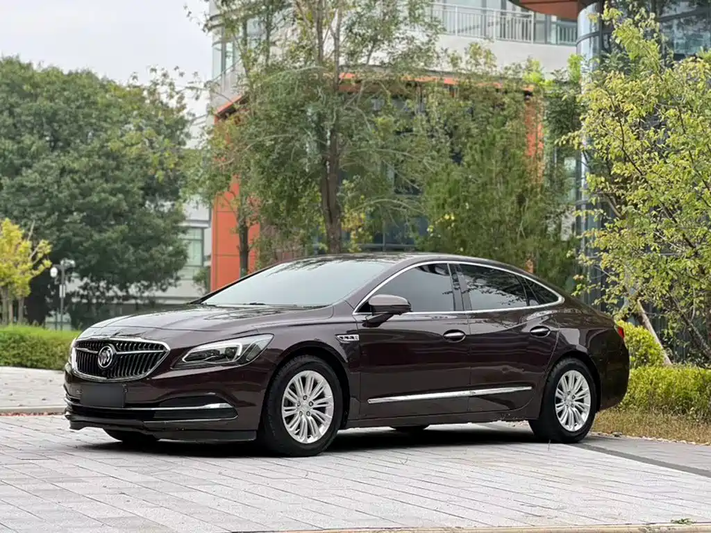 Buick LaCrosse — фото 2