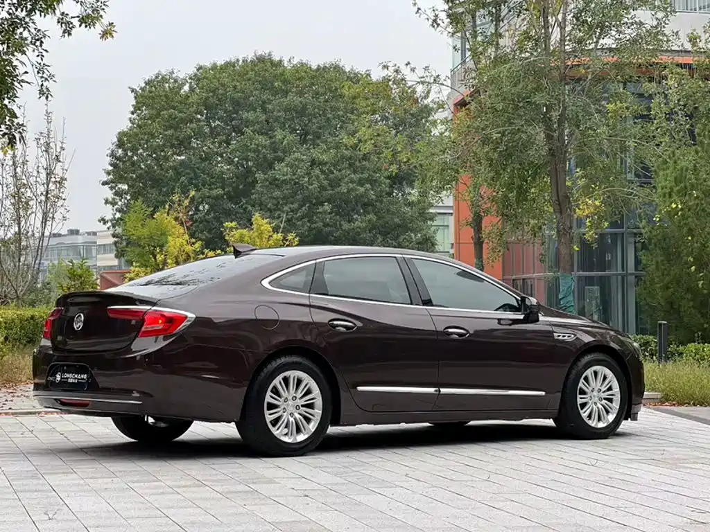 Buick LaCrosse — фото 10