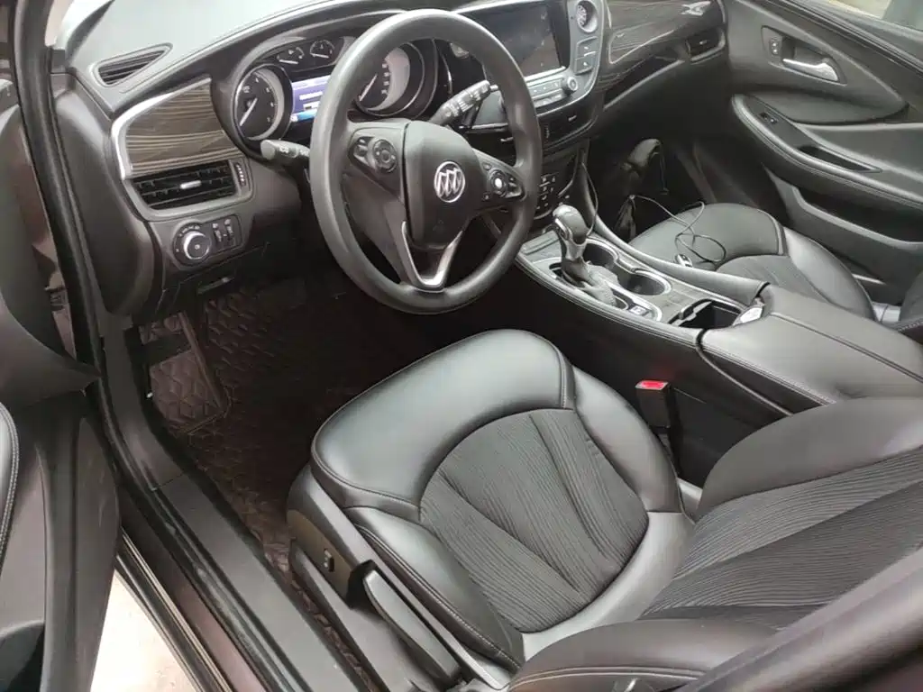 Buick Envision Plus — фото 15