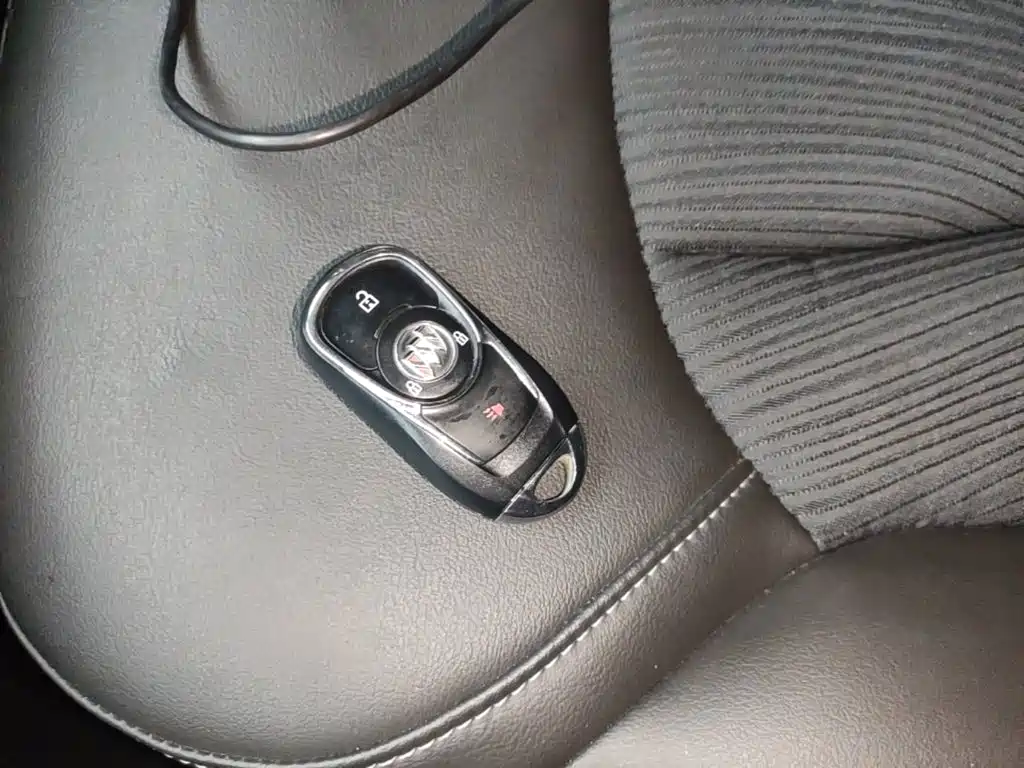 Buick Envision Plus — фото 9