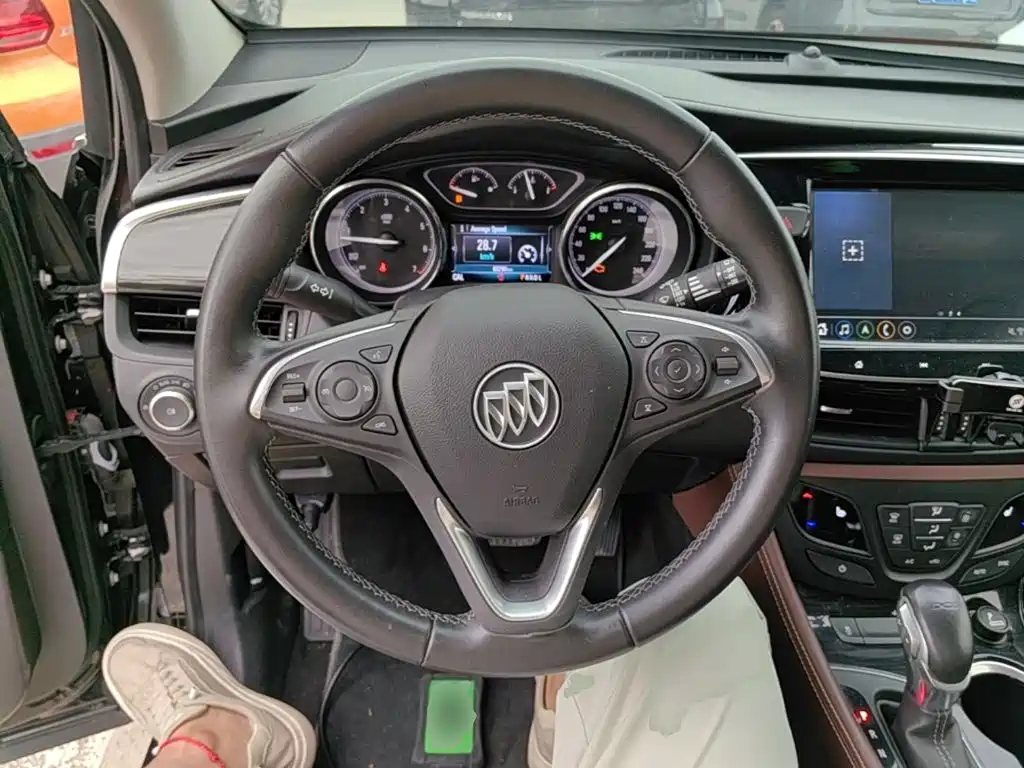 Buick Envision Plus — фото 11