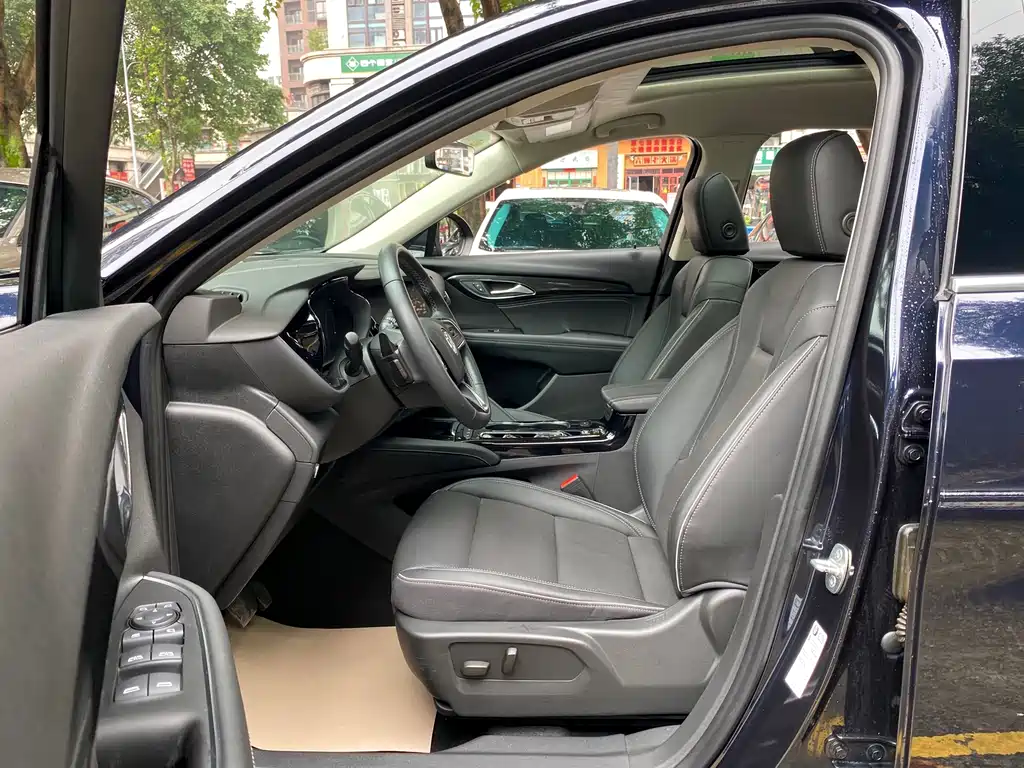 Buick Envision Plus — фото 9