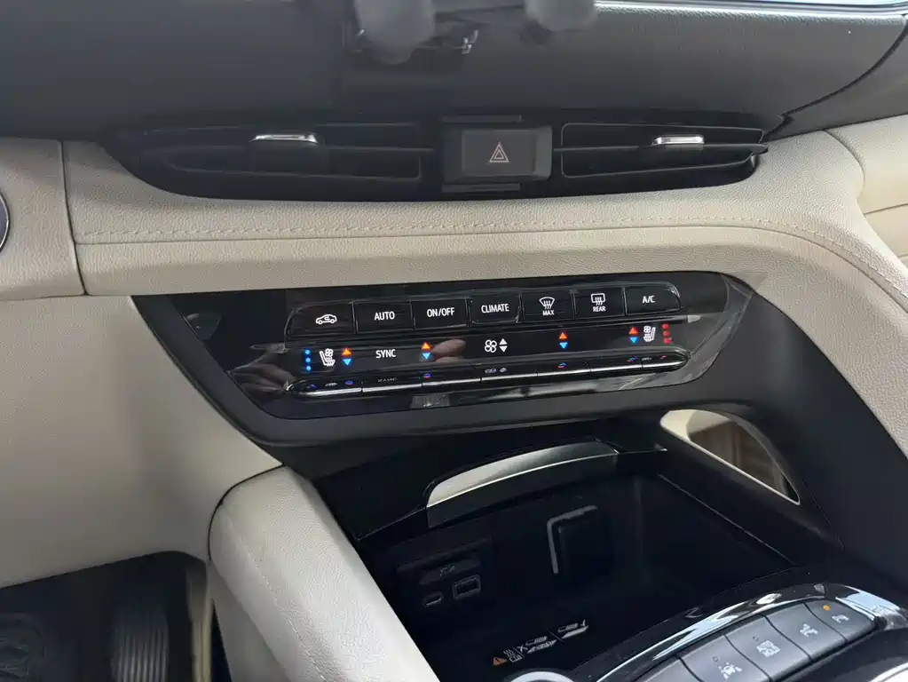 Buick Envision Plus — фото 5