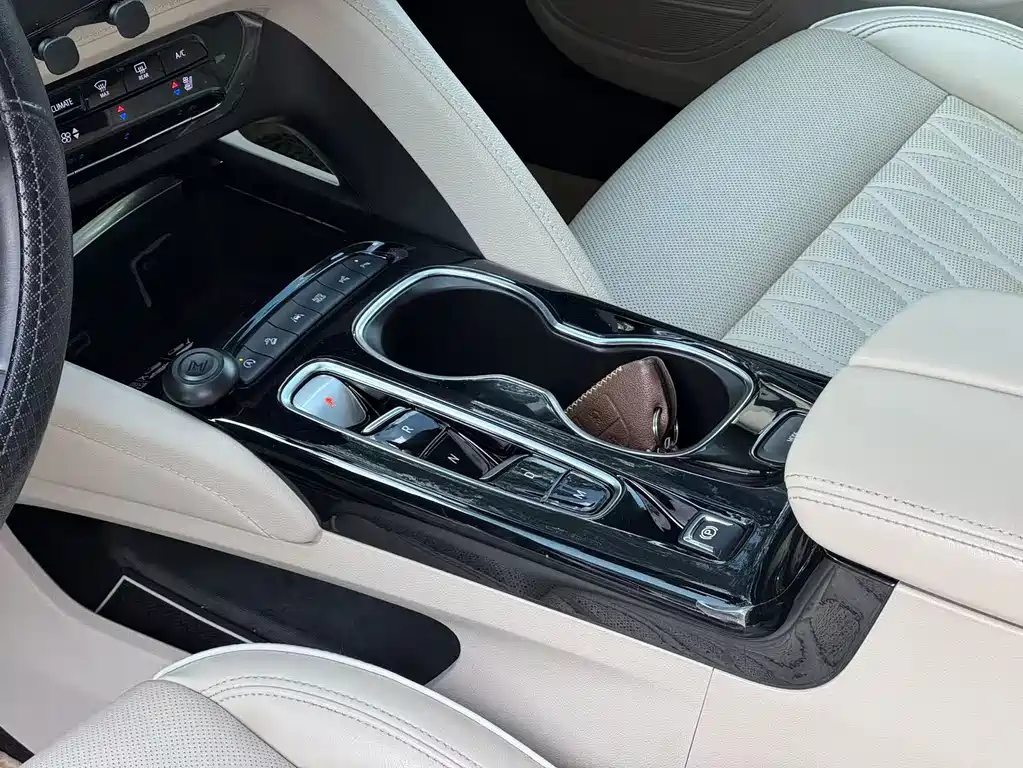 Buick Envision Plus — фото 8