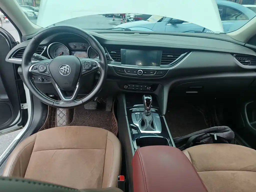 Buick Regal — фото 10