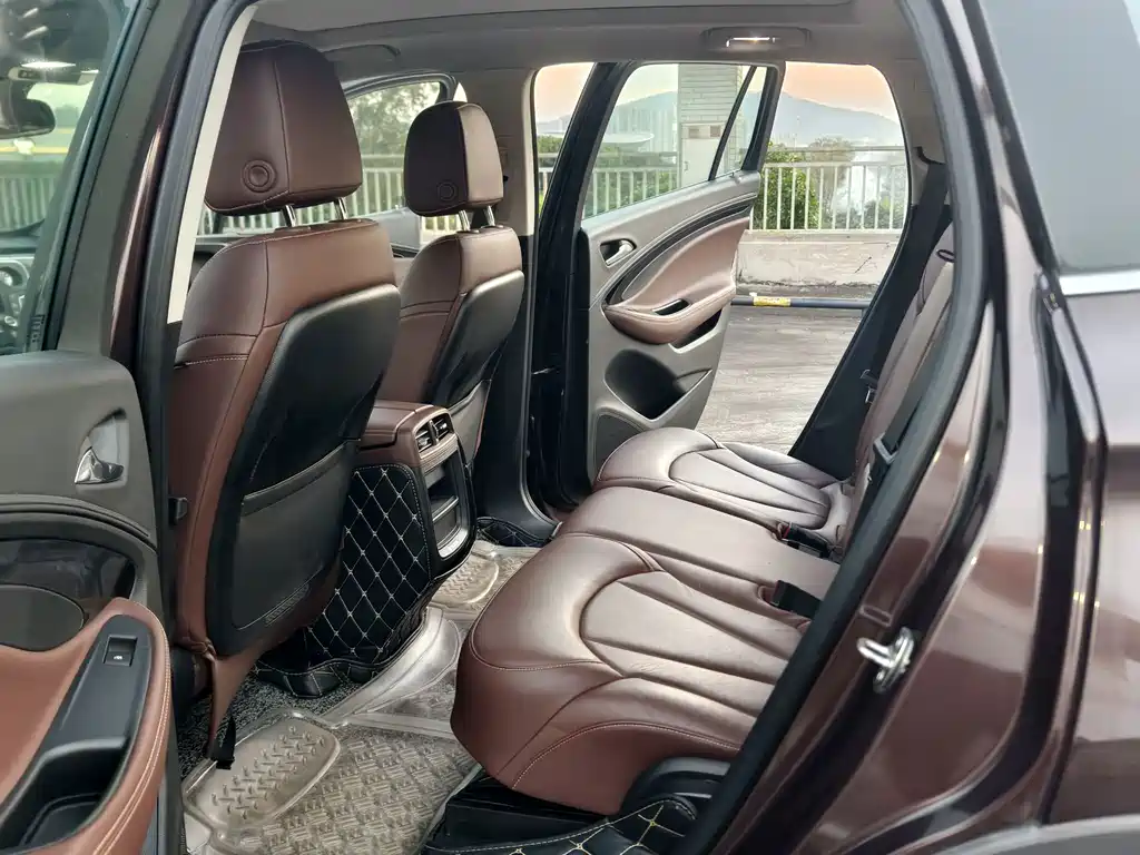 Buick Envision Plus — фото 8