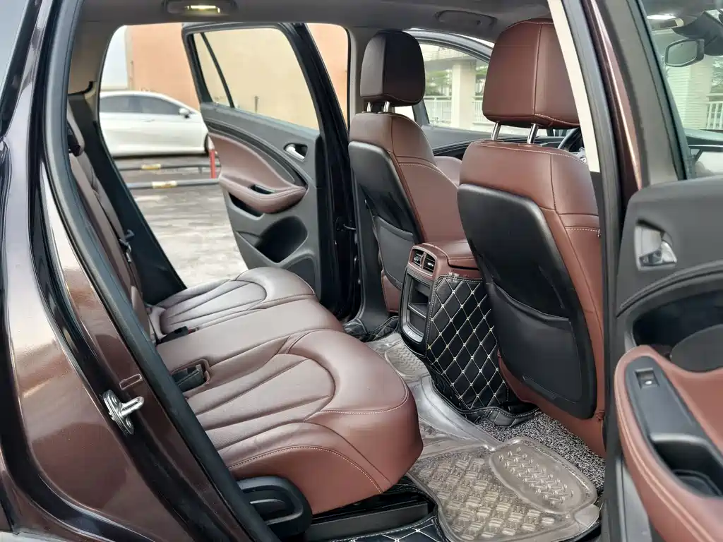 Buick Envision Plus — фото 10