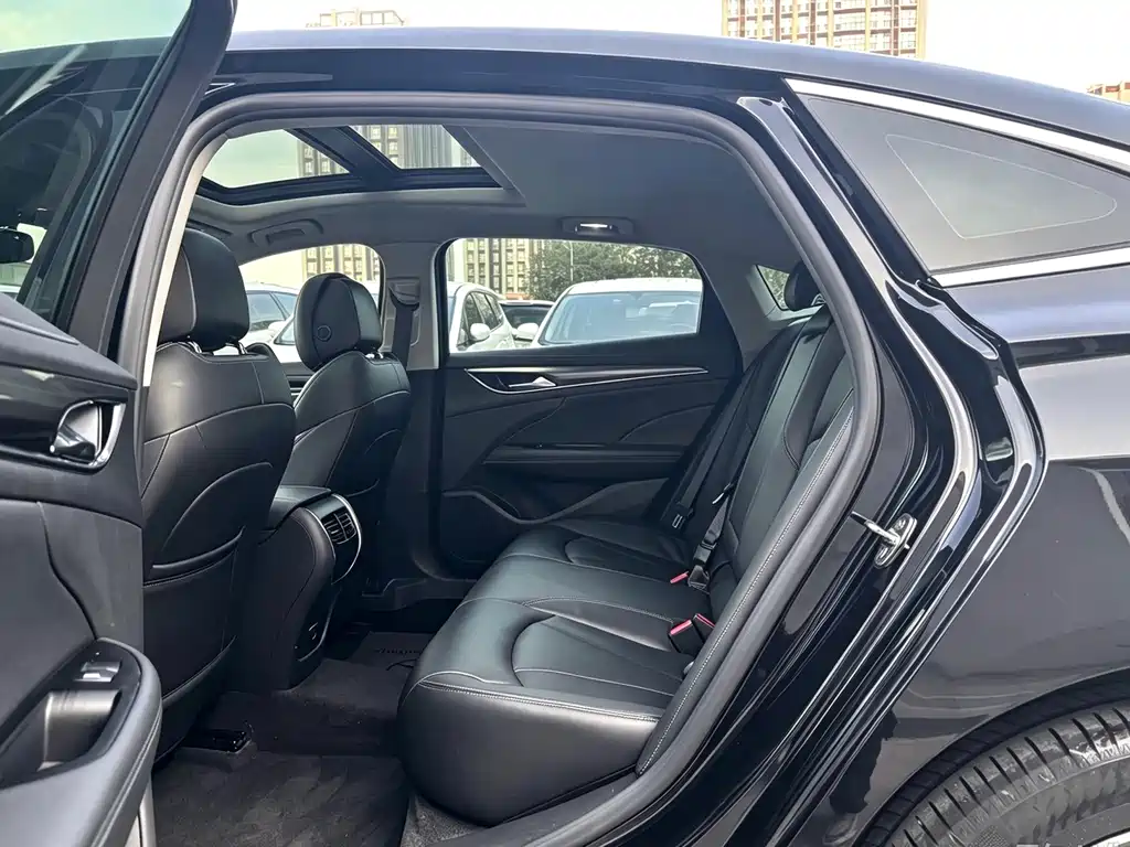 Buick LaCrosse — фото 6