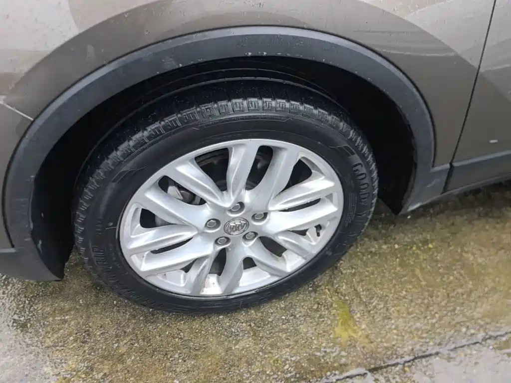 Buick Envision Plus — фото 23