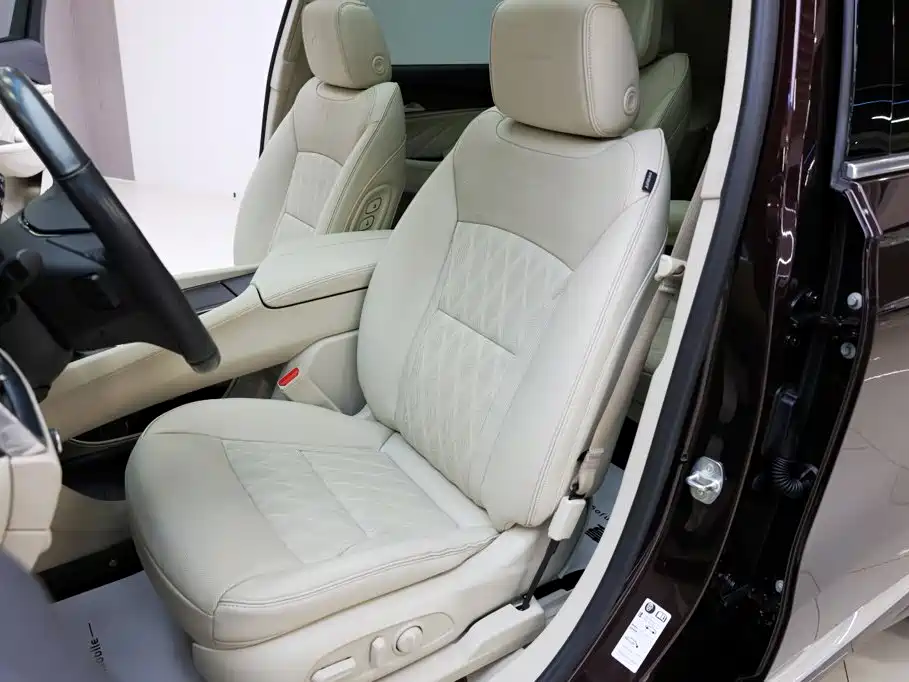 Buick Enclave — фото 26