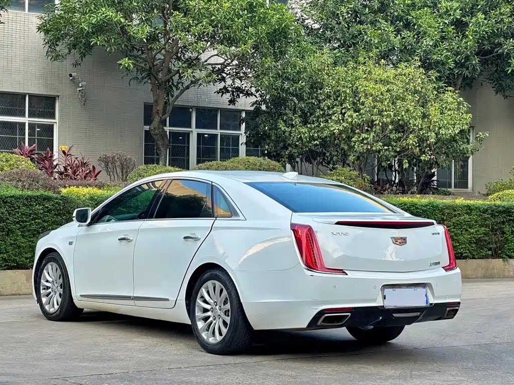Cadillac XTS — фото 4