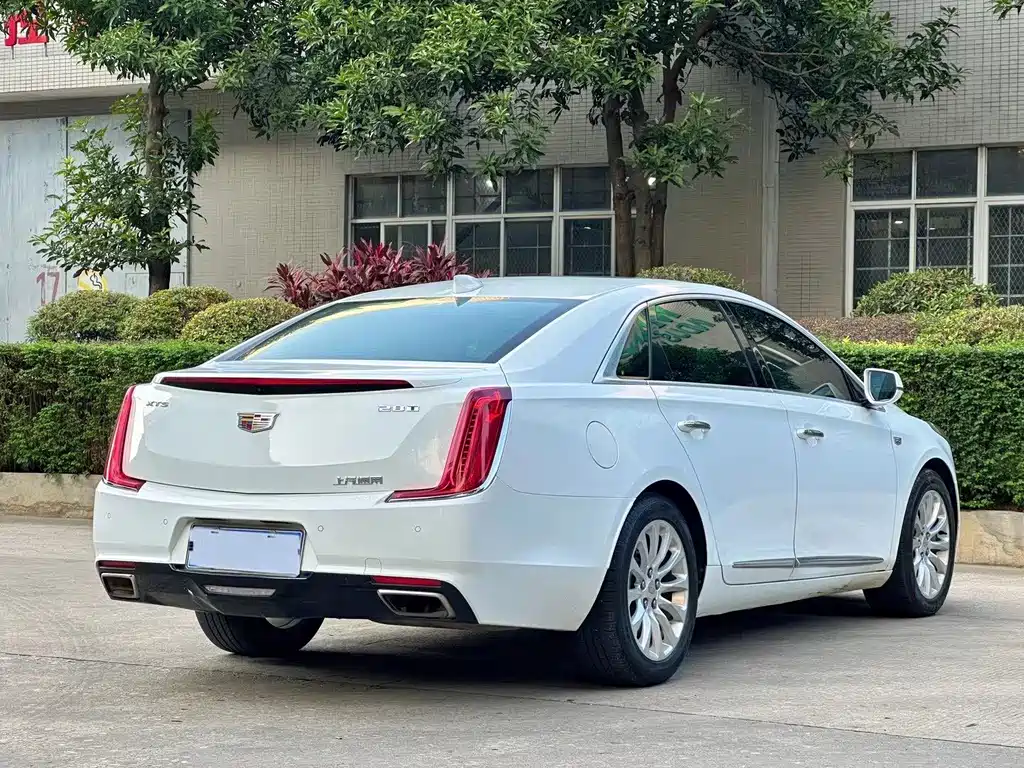 Cadillac XTS — фото 5