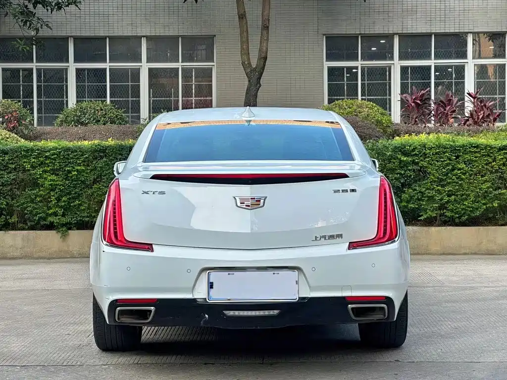 Cadillac XTS — фото 6