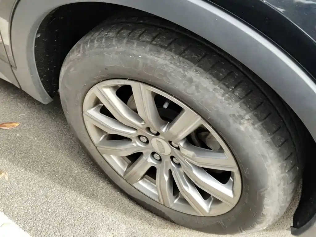 Cadillac XT4 — фото 24
