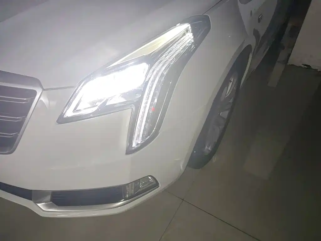 Cadillac XTS — фото 24