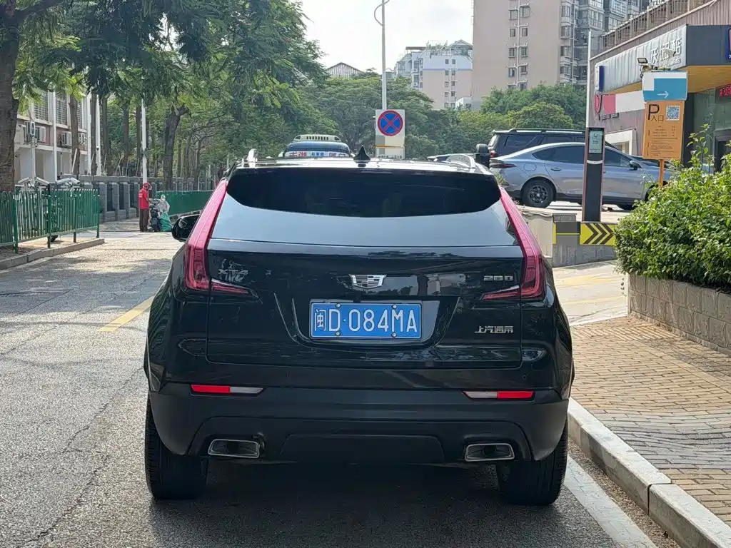 Cadillac XT4 — фото 14