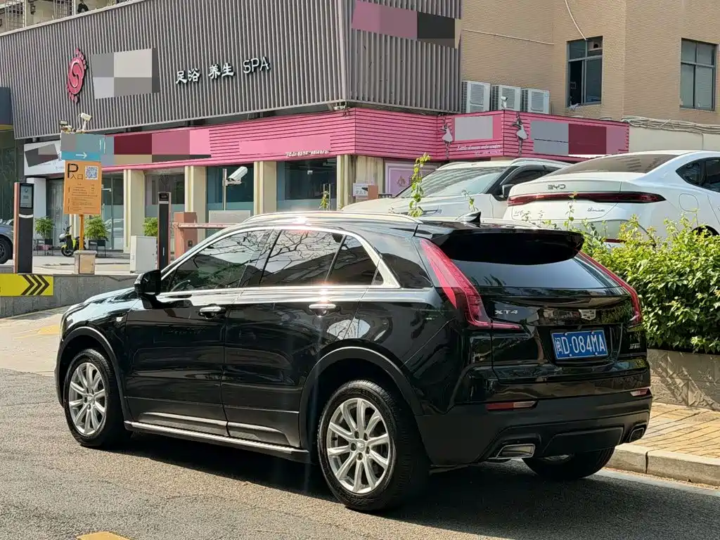 Cadillac XT4 — фото 15