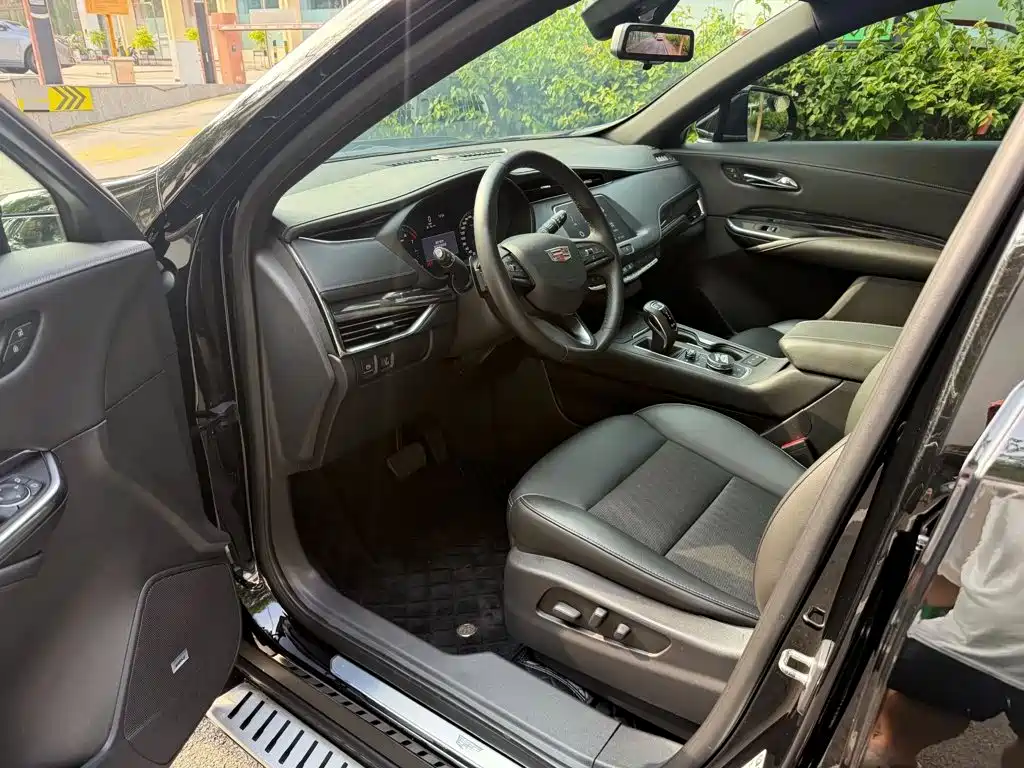 Cadillac XT4 — фото 4
