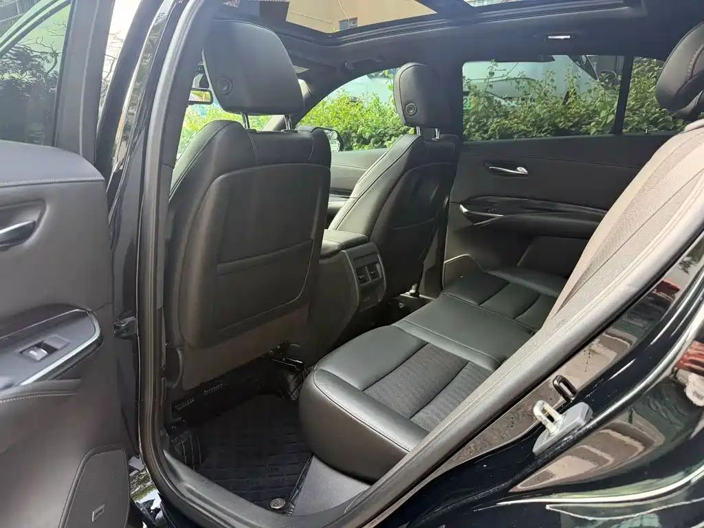 Cadillac XT4 — фото 5