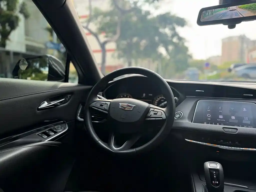 Cadillac XT4 — фото 7