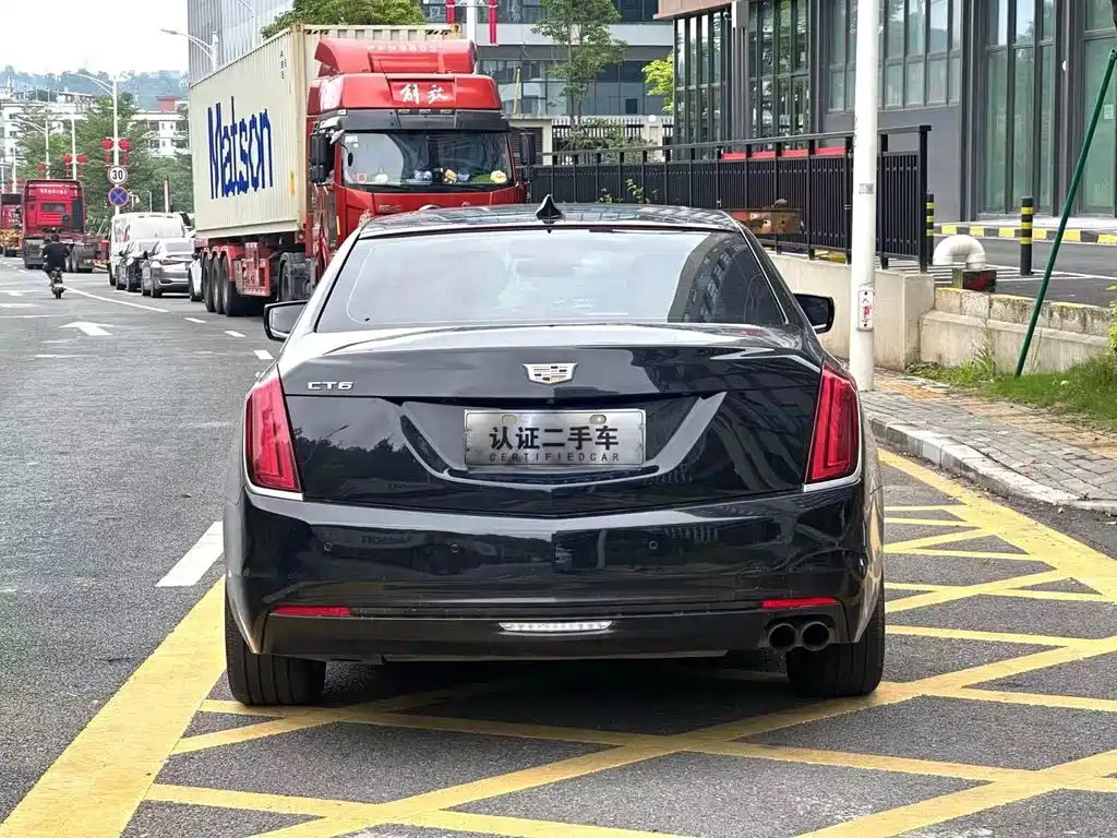 Cadillac CT6 — фото 8
