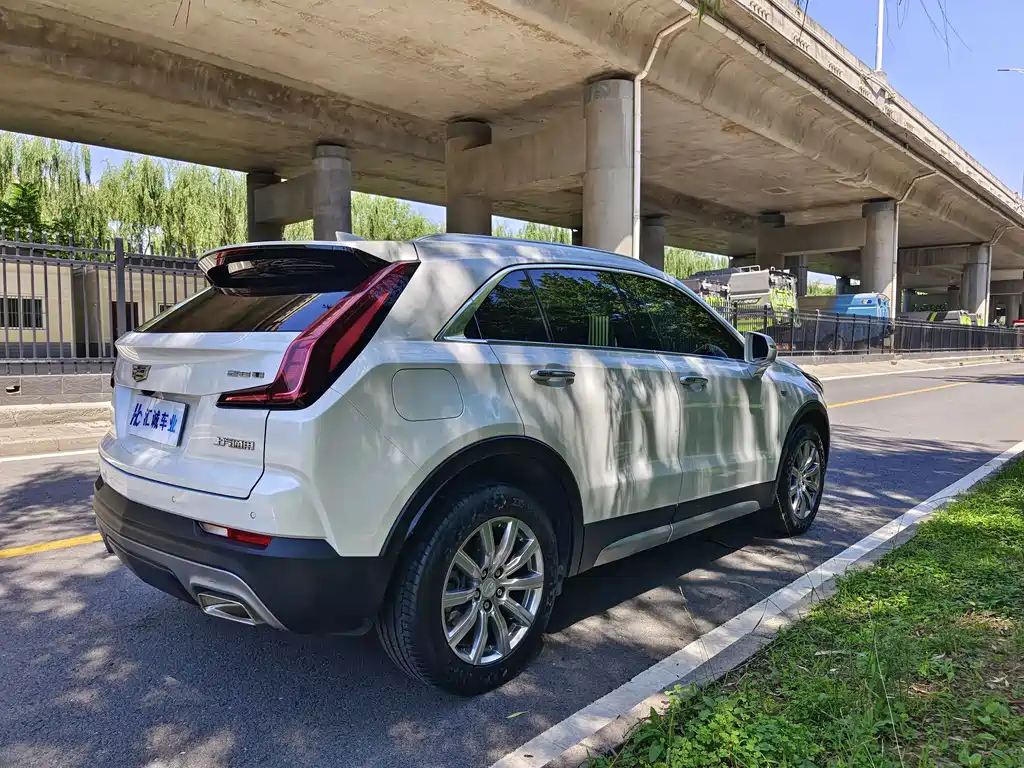 Cadillac XT4 — фото 6
