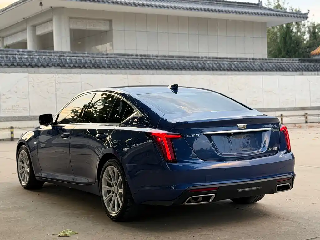 Cadillac CT5 — фото 11