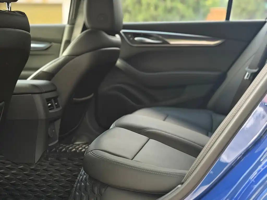 Cadillac CT5 — фото 12