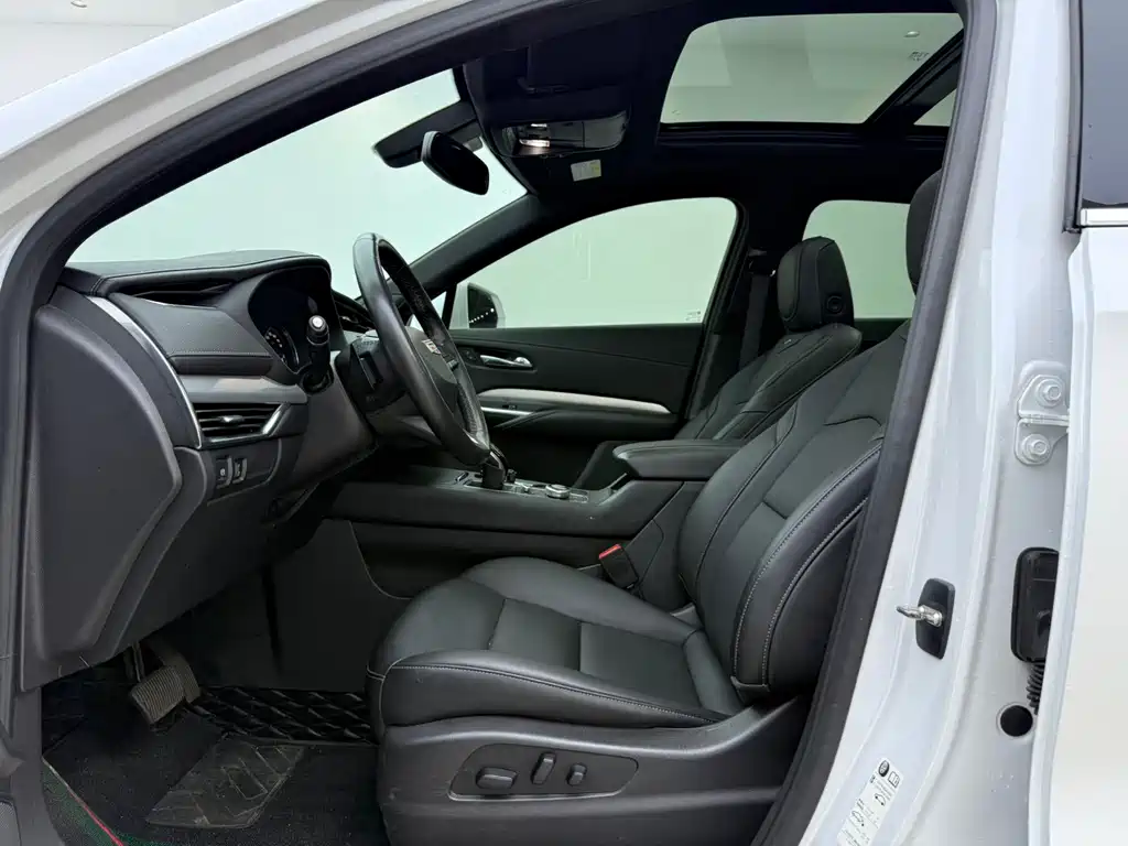 Cadillac XT4 — фото 4