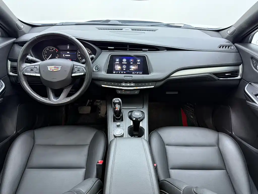 Cadillac XT4 — фото 5