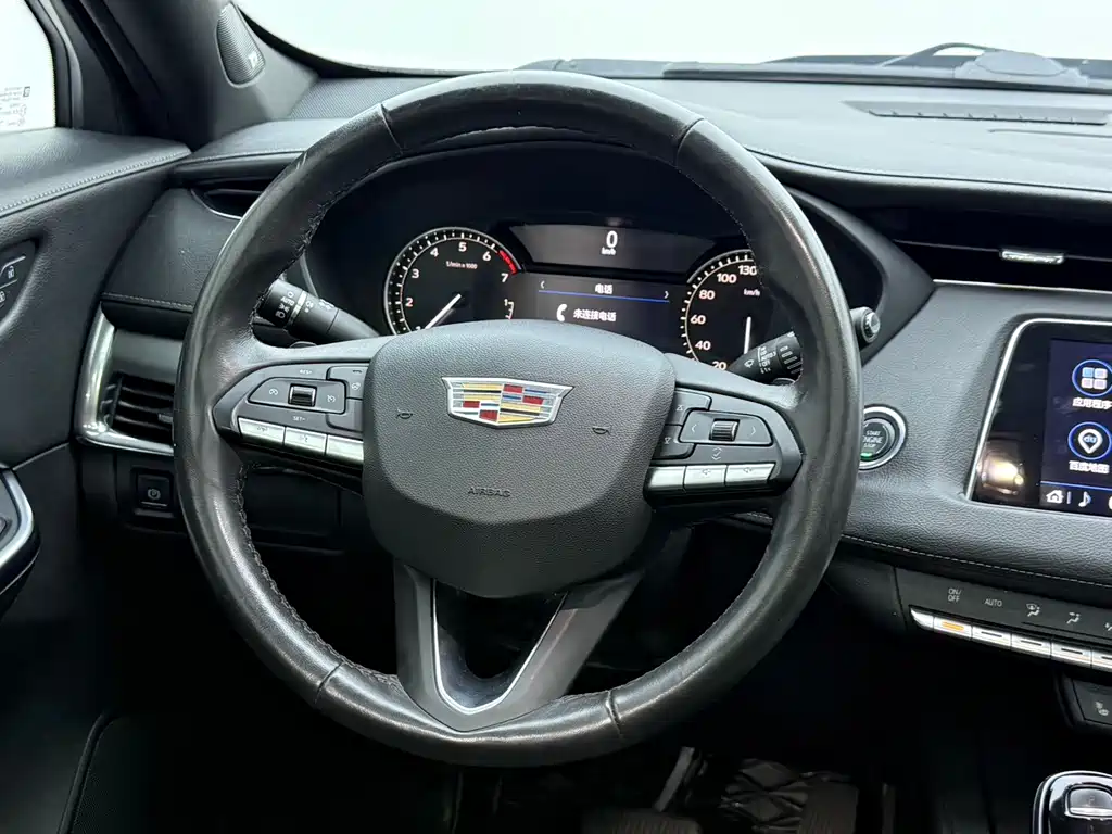 Cadillac XT4 — фото 10