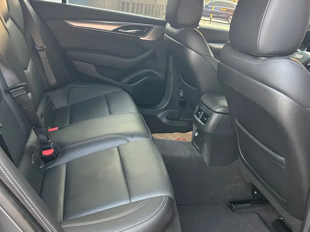Cadillac CT5 — фото 5