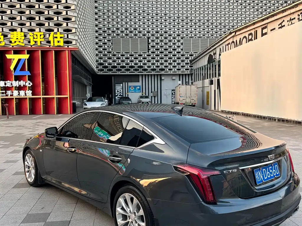 Cadillac CT5 — фото 6