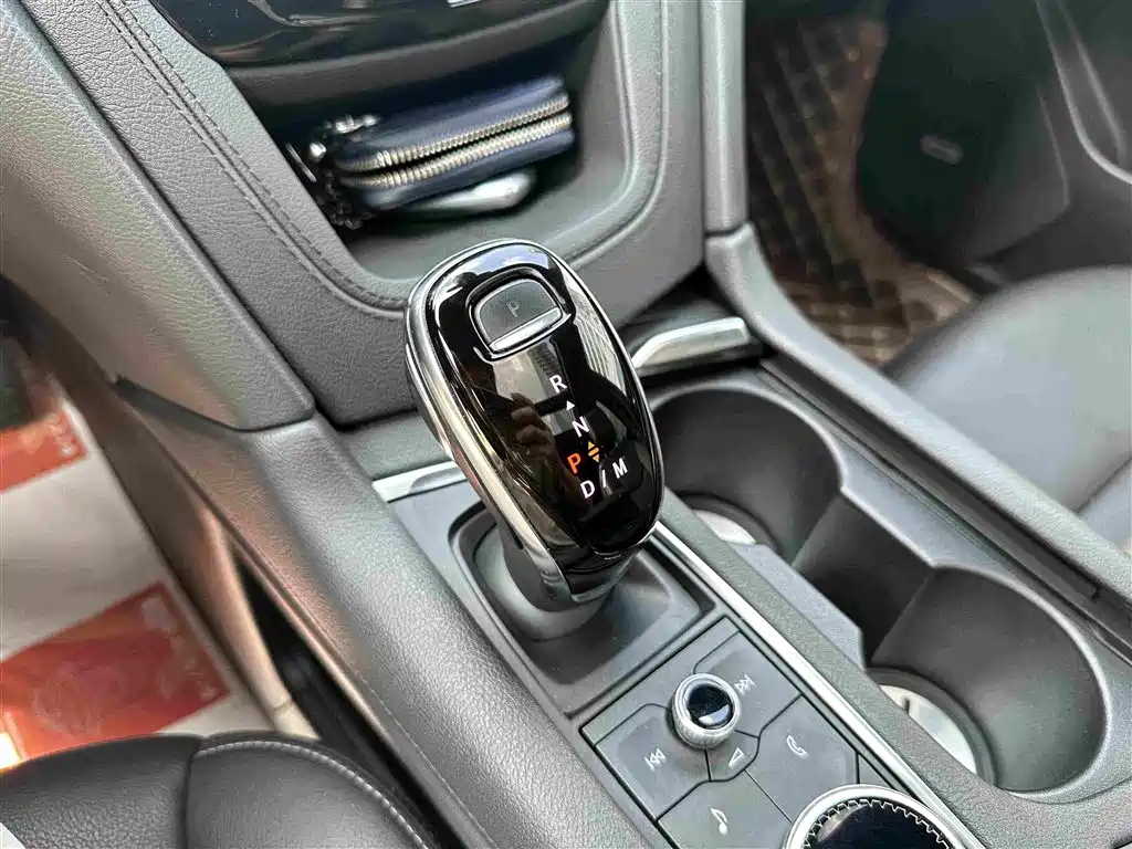 Cadillac XT5 — фото 14